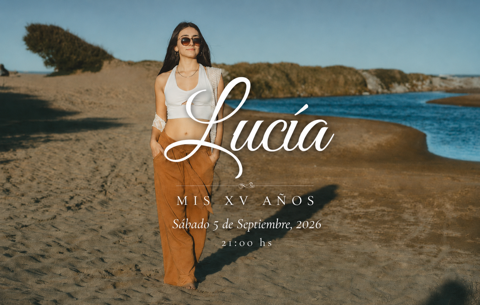 Portada de la invitación de los XV de Lucía en la playa